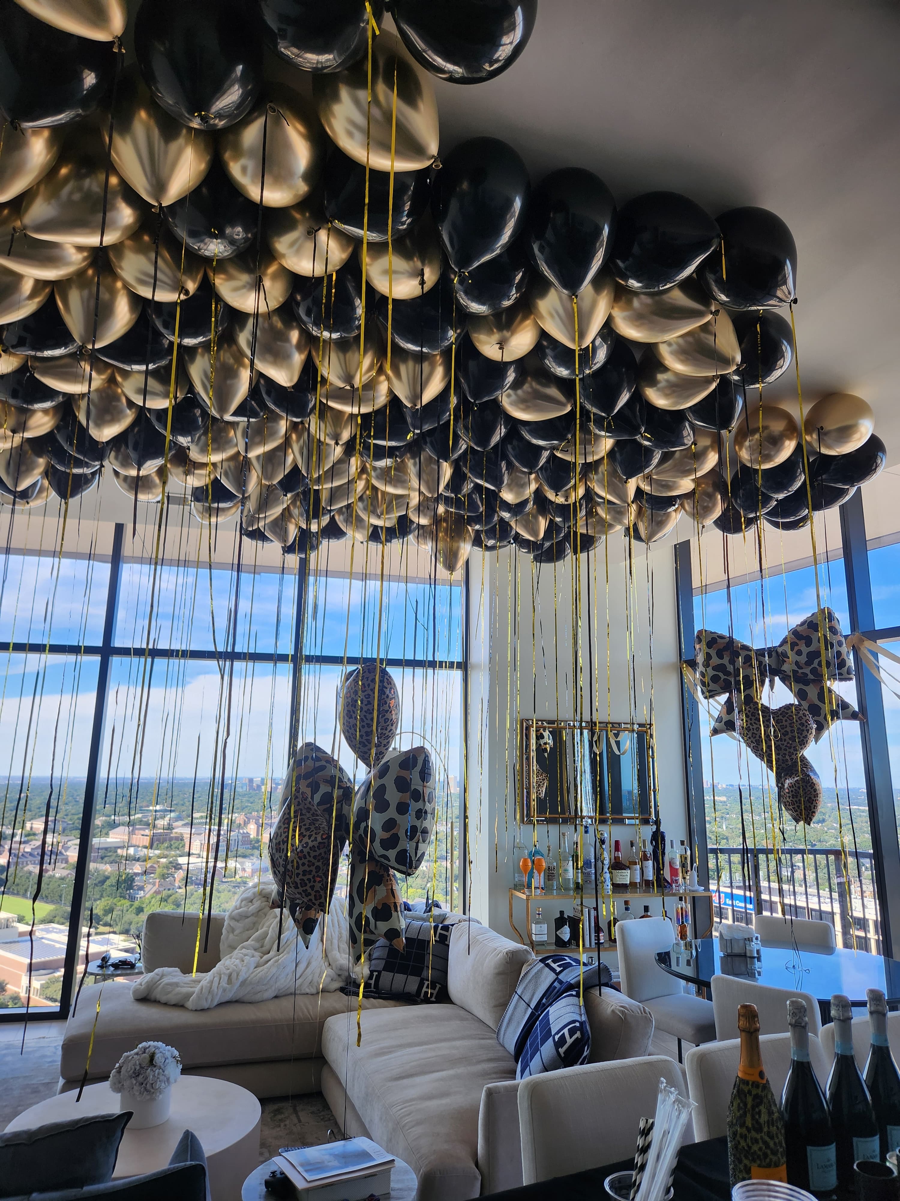 Large Installations balloons delivered in Miami